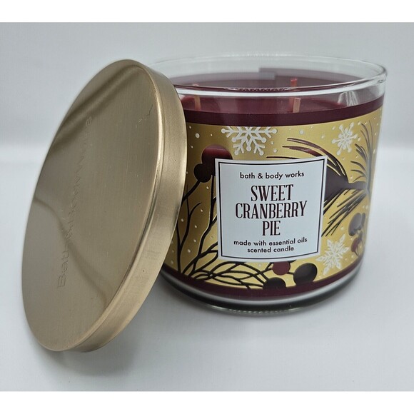 NEW Bath & And Body Works SWEET CRANBERRY PIE  3 Wick Candle 14.5 Ounces - Picture 2 of 4
